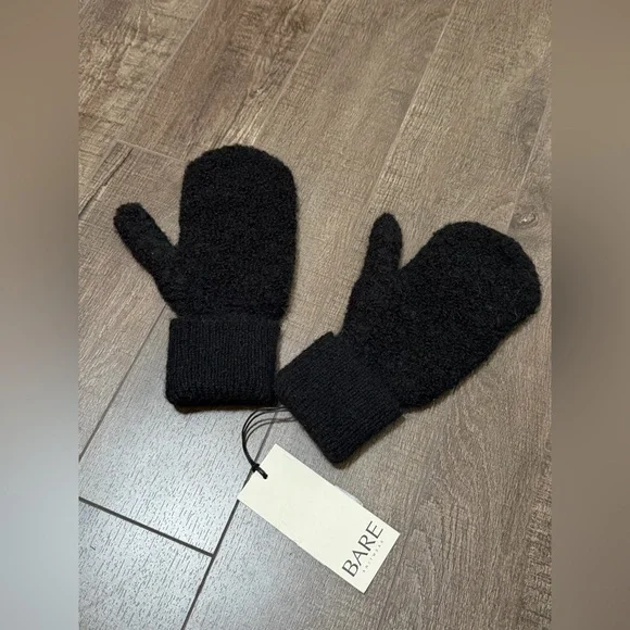 NWT Bare Knitwear Alpaca Boucle Mittens in Classic - Black - Picture 4 of 9